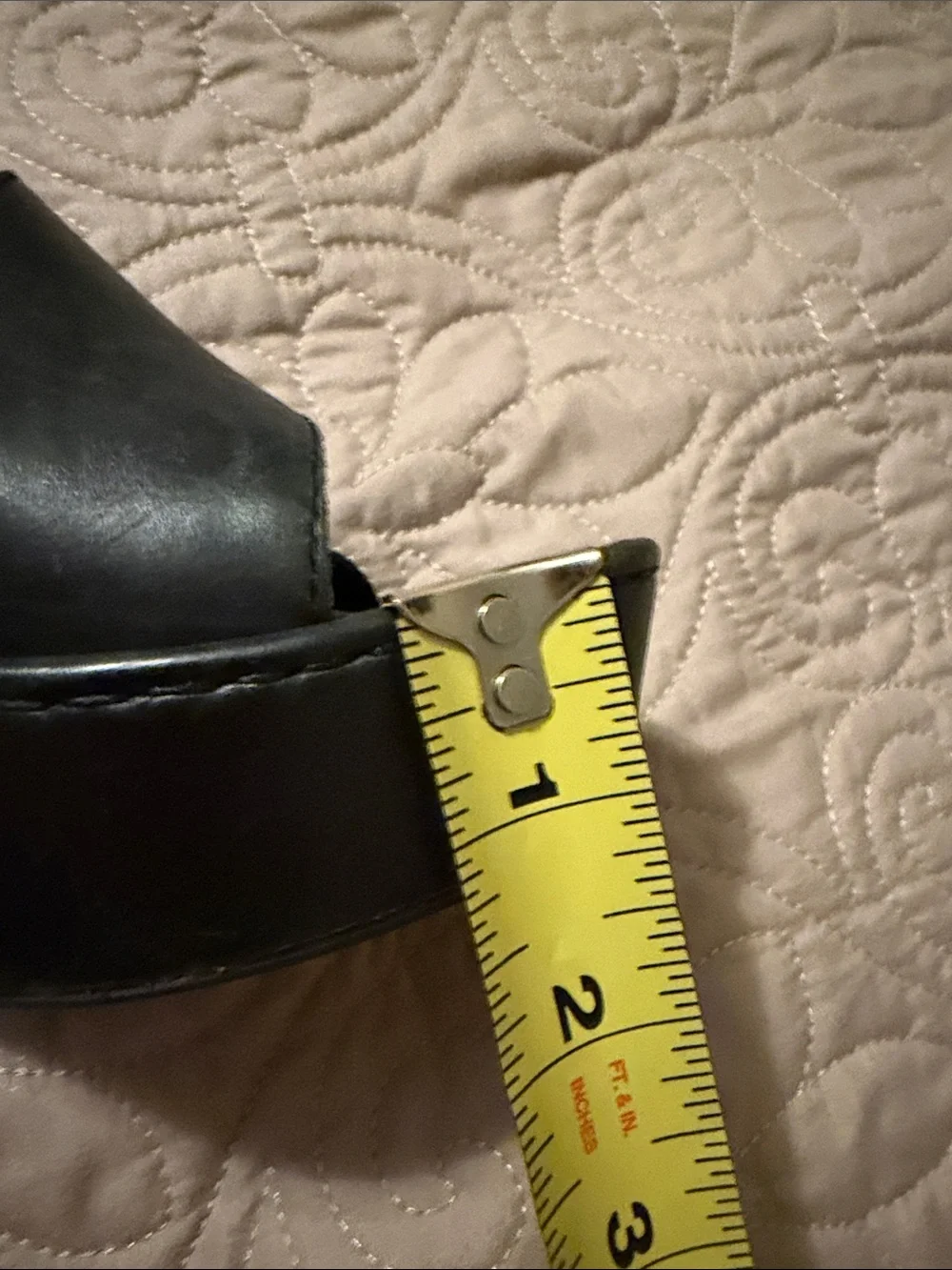 BÓRN Black Leather Wedge Sandals (7)